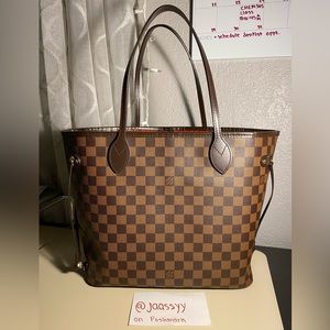 Louis Vuitton Neverfull MM handbag